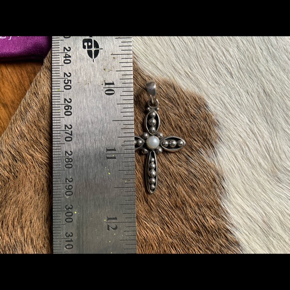 Silpada Cross pendant - Picture 4 of 4